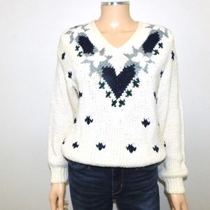 VTG 80'S Ivory Navy Hand Knit V-Neck Sweater by Currants - S